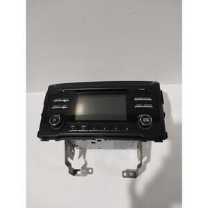 2017 2018 Nissan Titan XD Navigation Radio CD Player Receiver OEM